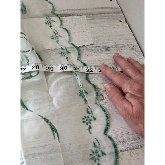 Very sheer cream and green holiday apron - Picture 4 of 5